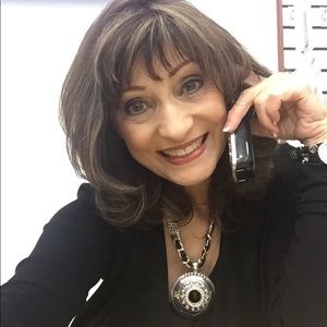 Meet your Posher, Sharon